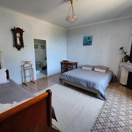 3 Personnes Avec Salle De Bain Dans Mas Du Luberon Homestay