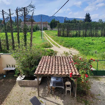 3 Personnes Avec Salle De Bain Dans Mas Du Luberon Homestay